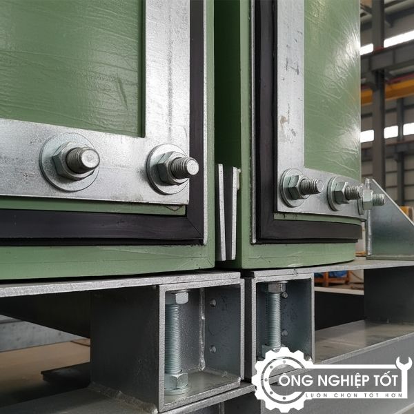 Khung thép và gioăng EPDM của téc FRP